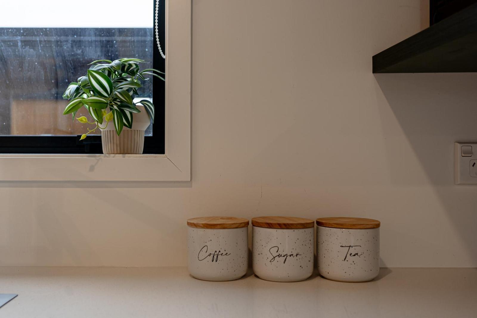Modern 2 Bedroom Townhouse In Cbd With Parking! Sleeps 5 Christchurch Eksteriør billede