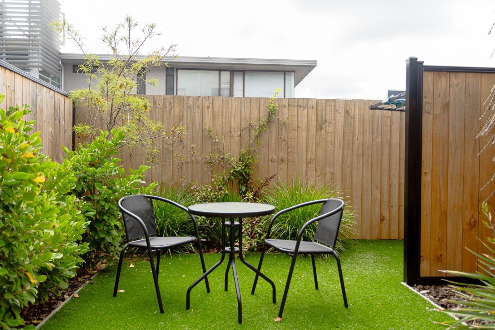 Modern 2 Bedroom Townhouse In Cbd With Parking! Sleeps 5 Christchurch Eksteriør billede