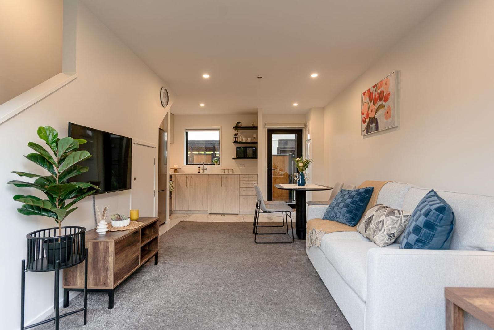 Modern 2 Bedroom Townhouse In Cbd With Parking! Sleeps 5 Christchurch Eksteriør billede