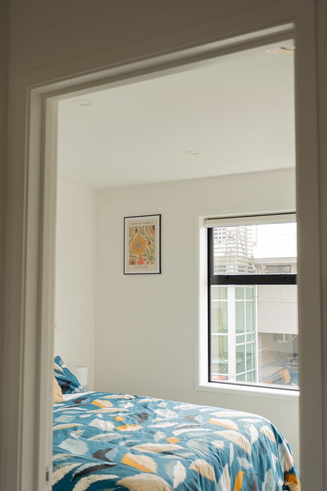 Modern 2 Bedroom Townhouse In Cbd With Parking! Sleeps 5 Christchurch Eksteriør billede