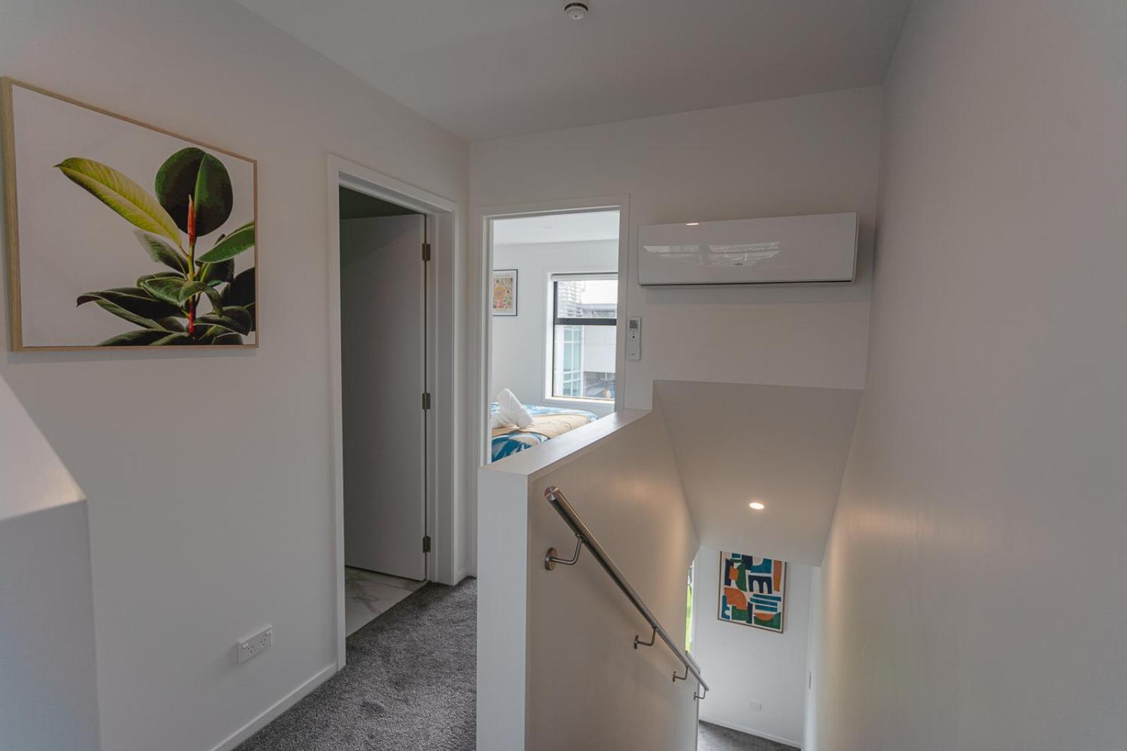 Modern 2 Bedroom Townhouse In Cbd With Parking! Sleeps 5 Christchurch Eksteriør billede
