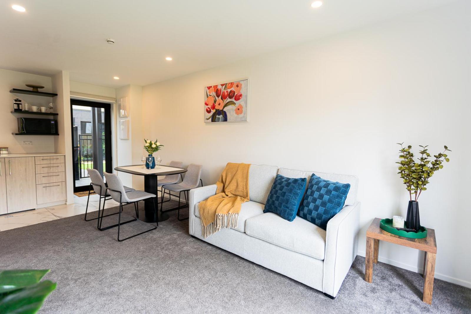 Modern 2 Bedroom Townhouse In Cbd With Parking! Sleeps 5 Christchurch Eksteriør billede
